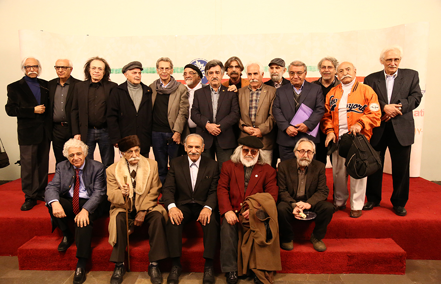 هنرمندان روی فرش قرمز اختتامیه
