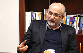 بازدید علی مرادخانی از دبیرخانه تجسمی فجر