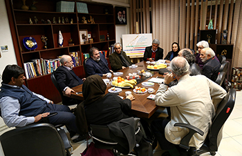 بازدید علی مرادخانی از دبیرخانه تجسمی فجر